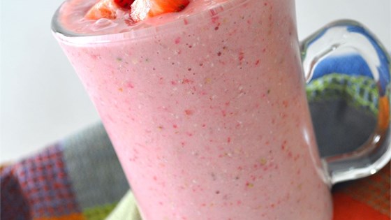 Strawberry Oatmeal Breakfast Smoothie