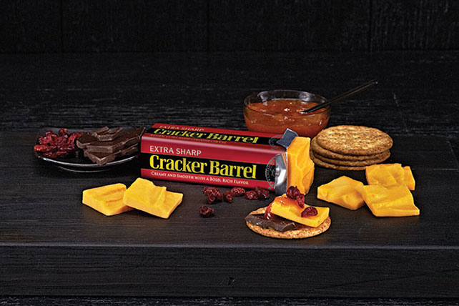 CRACKER BARREL Extra Sharp Cheddar Pairing Tray