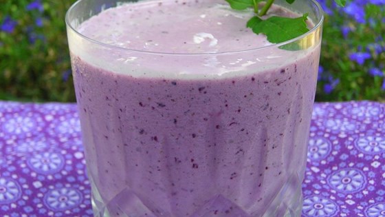 Very Berry Blueberry Smoothie