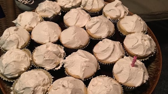 Lemon Cream Cupcakes