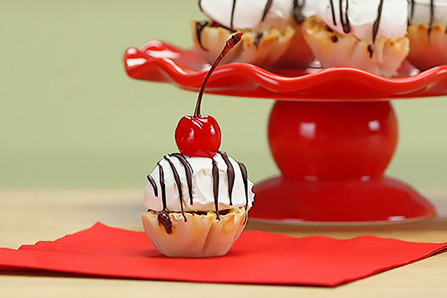 COOL WHIP Bite-Size Black Forest Tarts