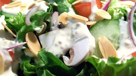 Creamy Garlic Salad Dressing