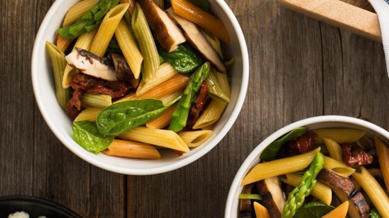 Catelli Bistro Grilled Portobello and Spinach Pasta Salad